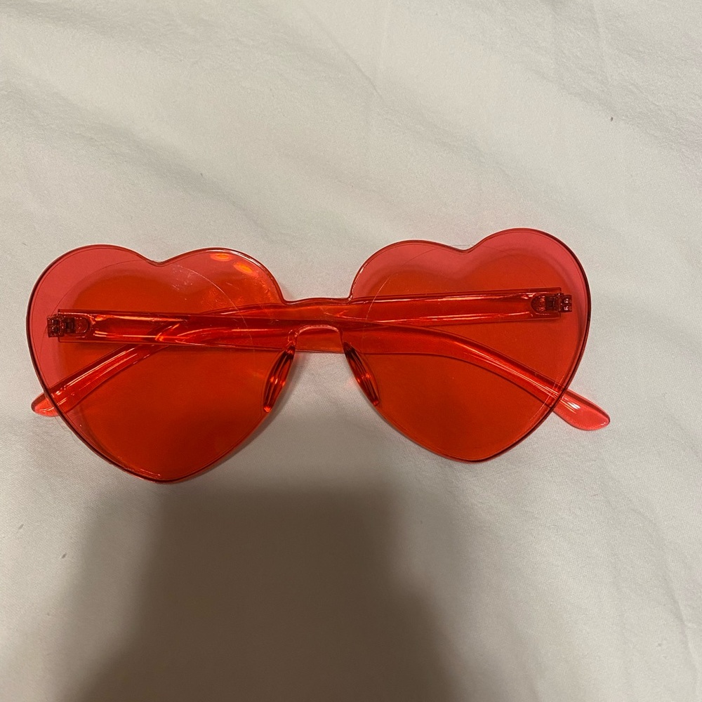 sunglasses never worn